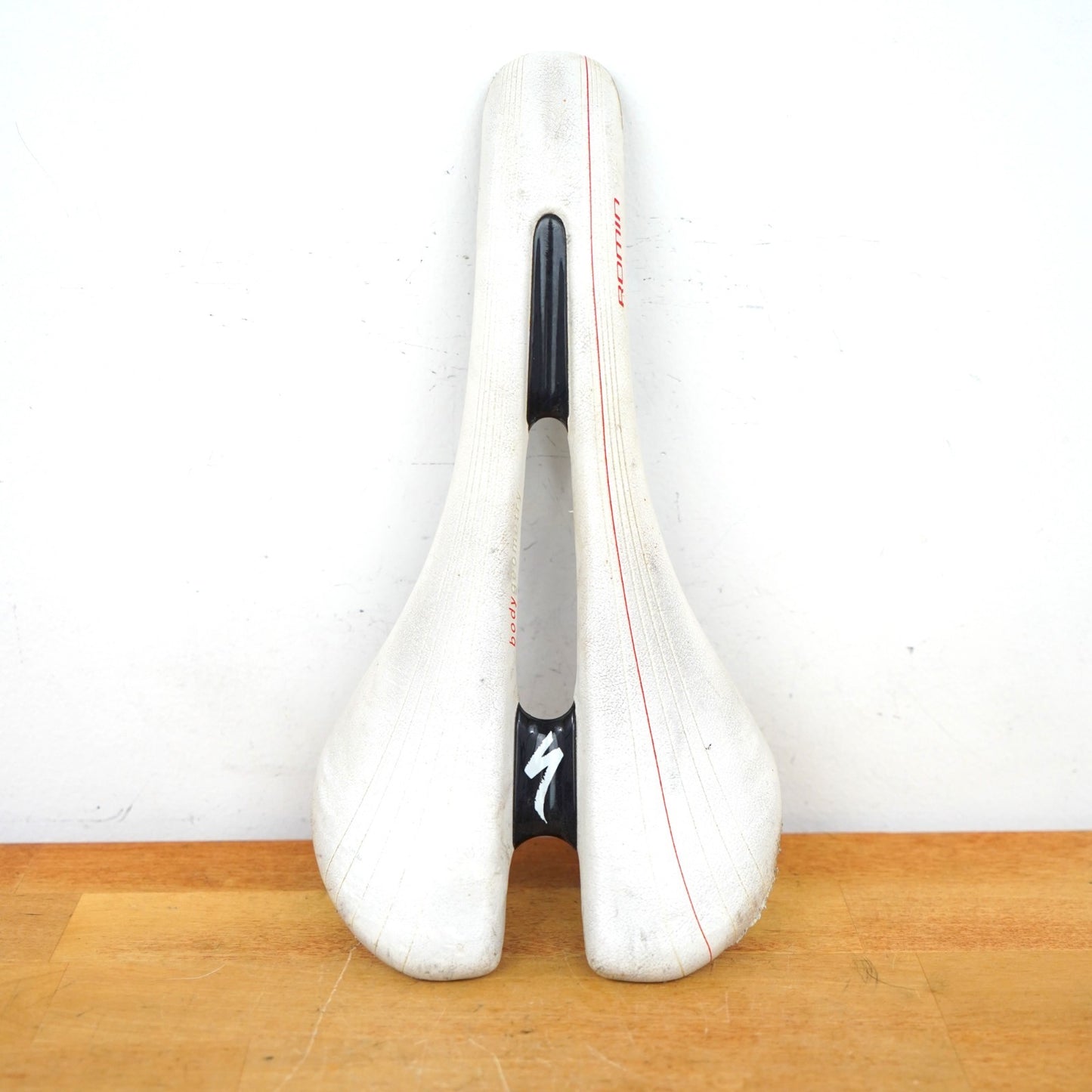 Specialized Romin Pro Body Geometry White Saddle FACT Carbon Rails