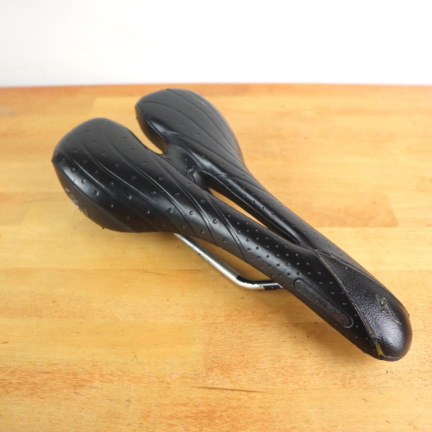 Specialized Alias Saddle Road Bike Seat Titanium and Carbon Fiber 143 mm wide