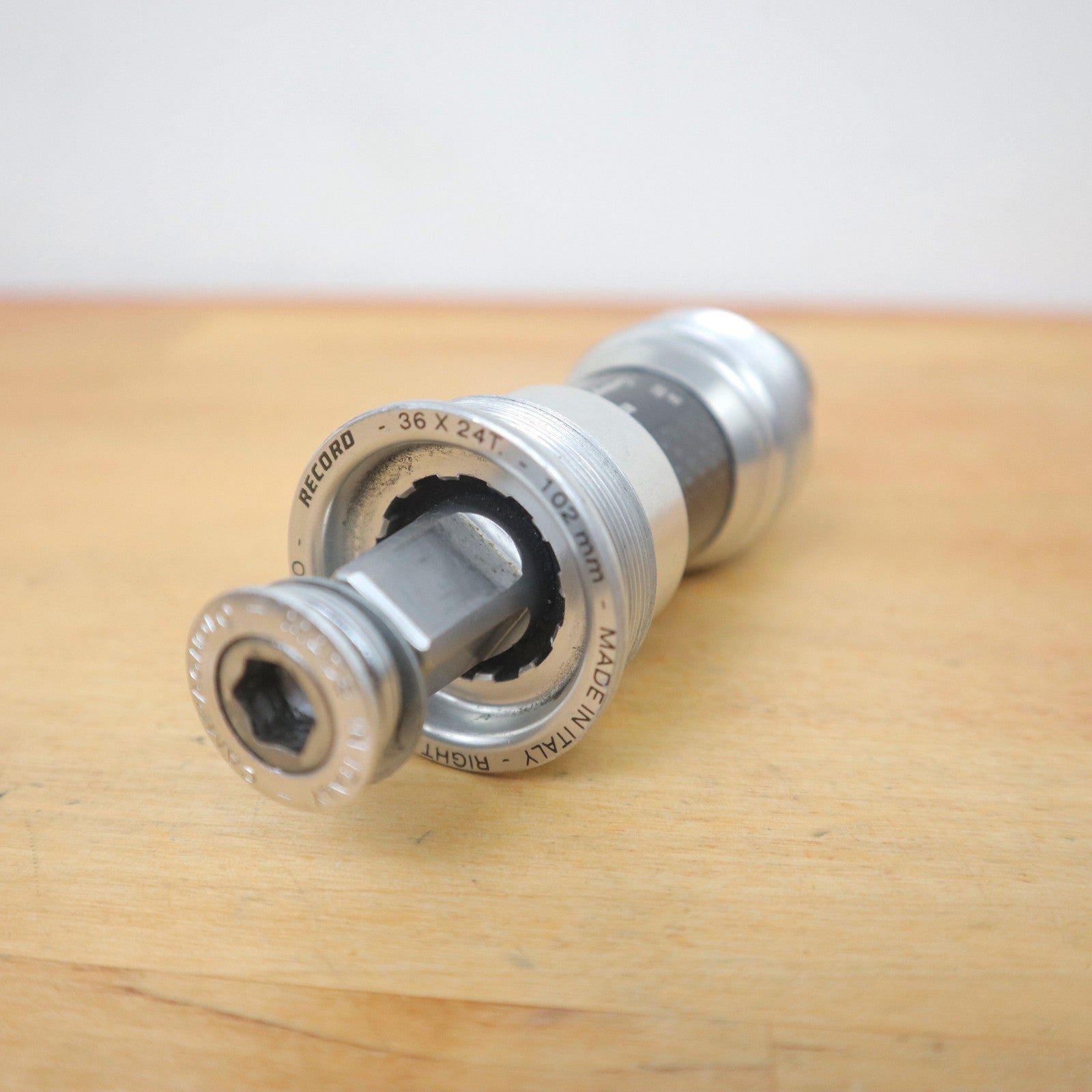 Campagnolo Record Pista Bottom Bracket 102mm English Threaded Silver