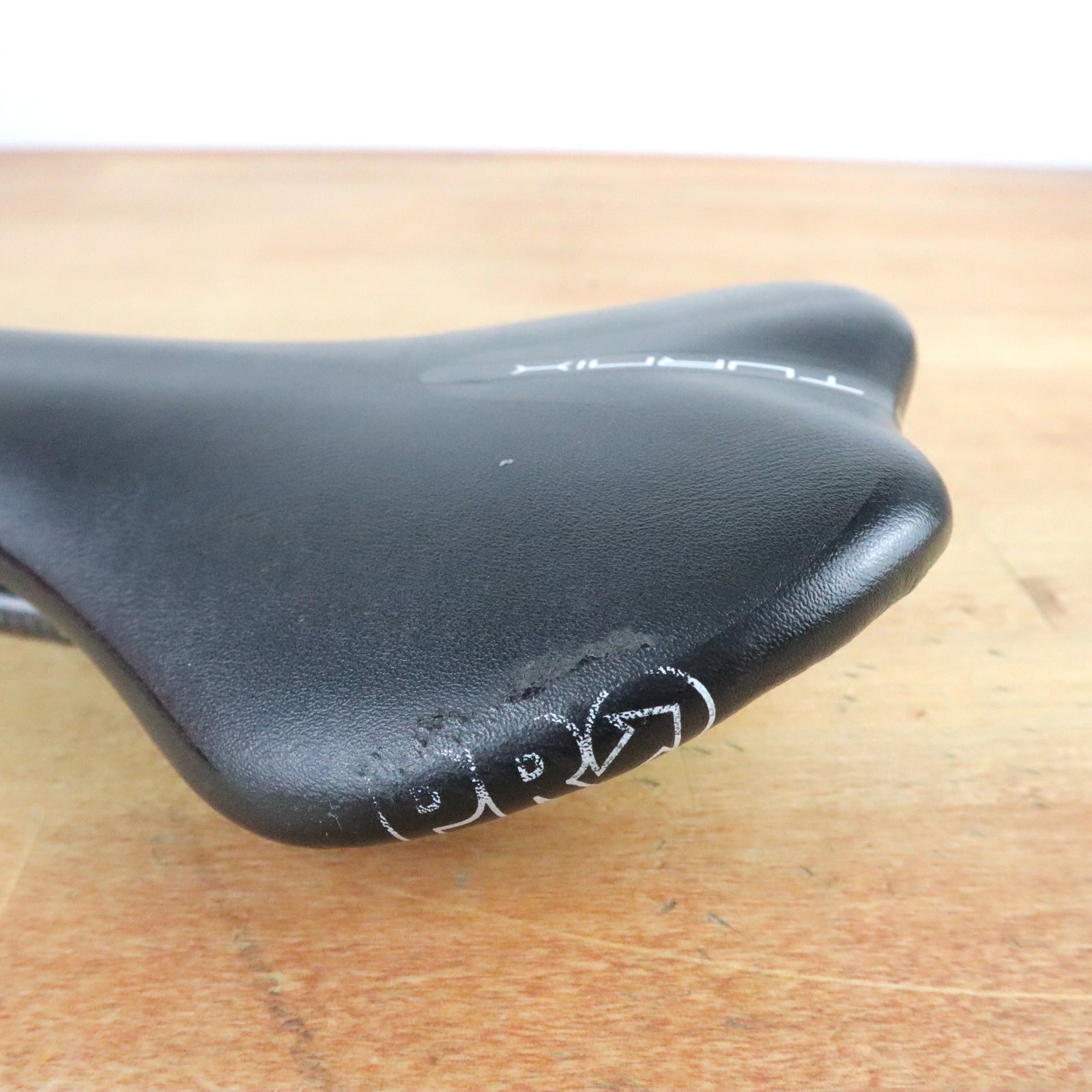 Shimano Pro Turnix 142mm Saddle Carbon Rails