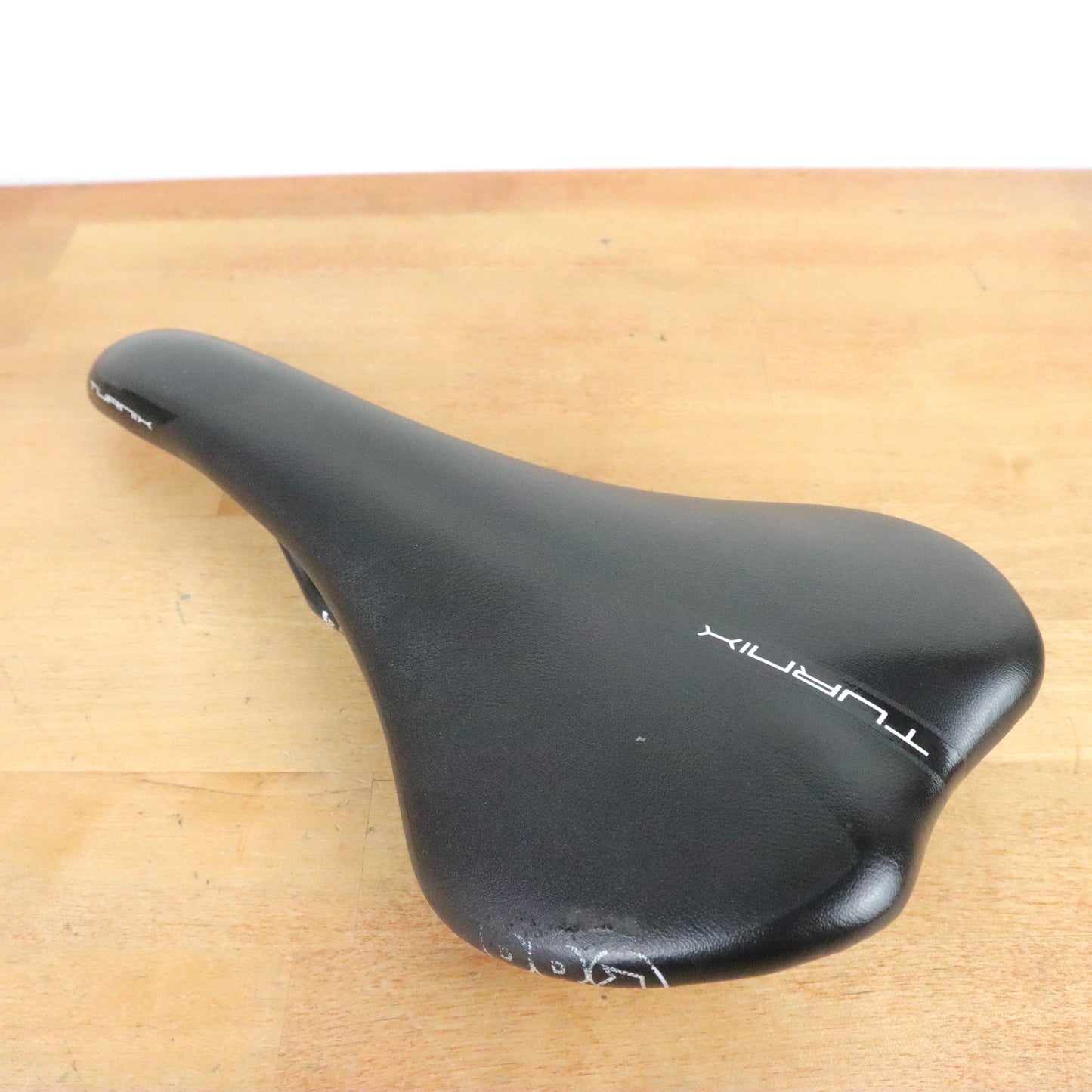 Shimano Pro Turnix 142mm Saddle Carbon Rails
