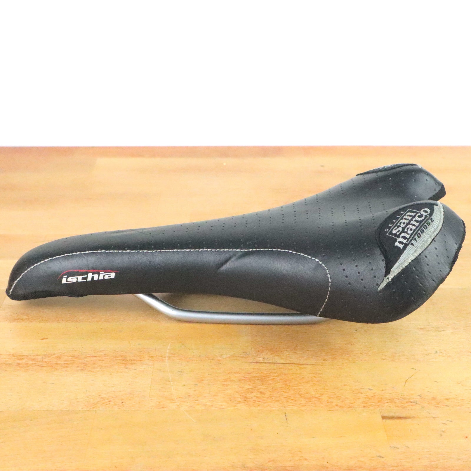 Selle San Marco Isthia Island Saddle 144mm w Carbon Steel Rails Black