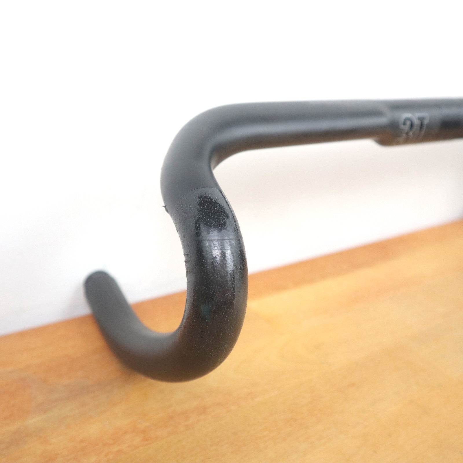 3T Ergonova Team Carbon Handlebars 44cm c-c Internal Routing 31.8mm Clamp