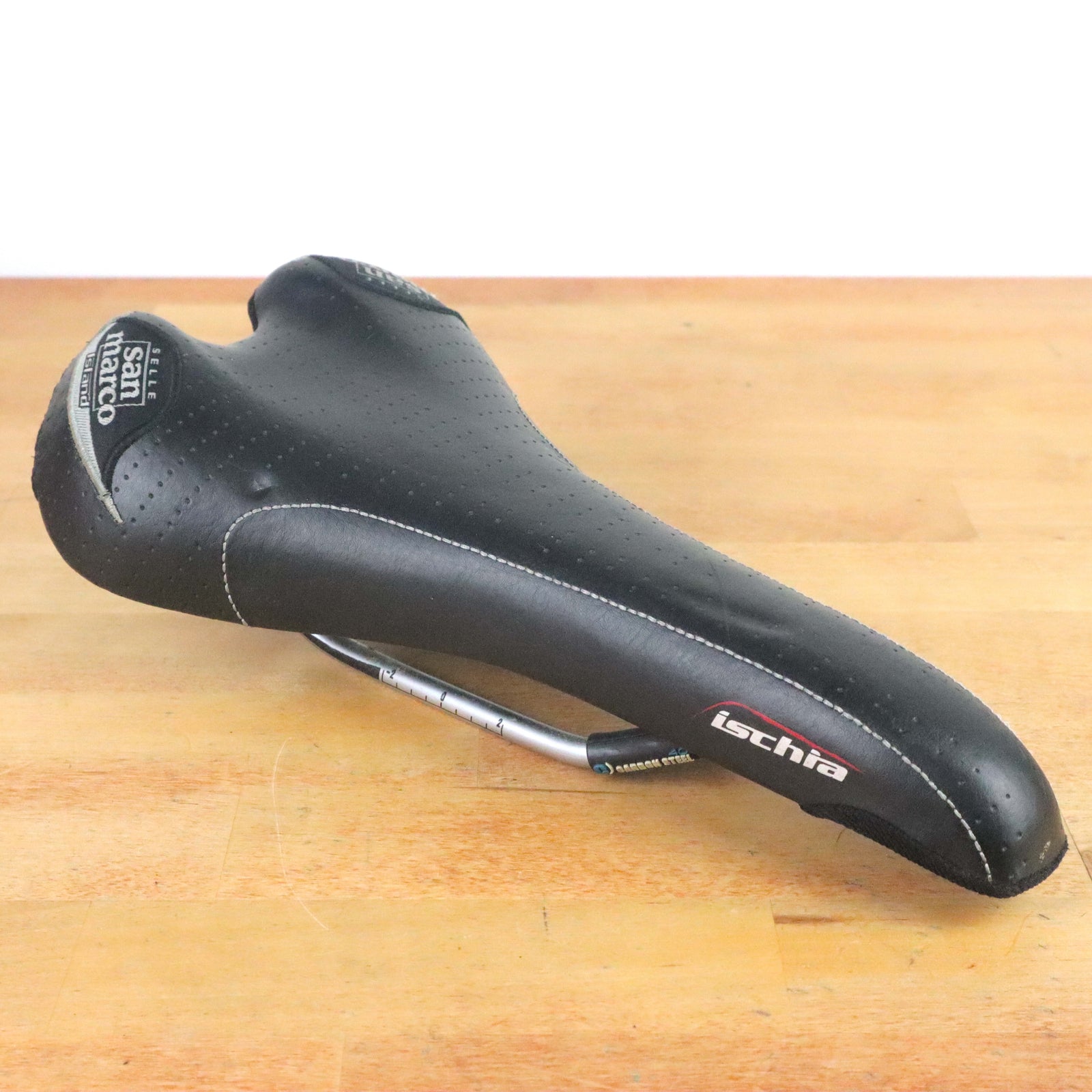 Selle San Marco Isthia Island Saddle 144mm w Carbon Steel Rails Black