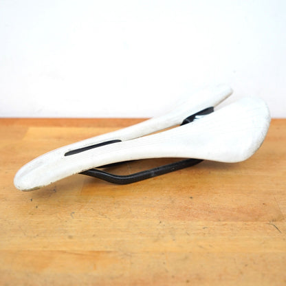 Specialized Romin Pro Body Geometry White Saddle FACT Carbon Rails