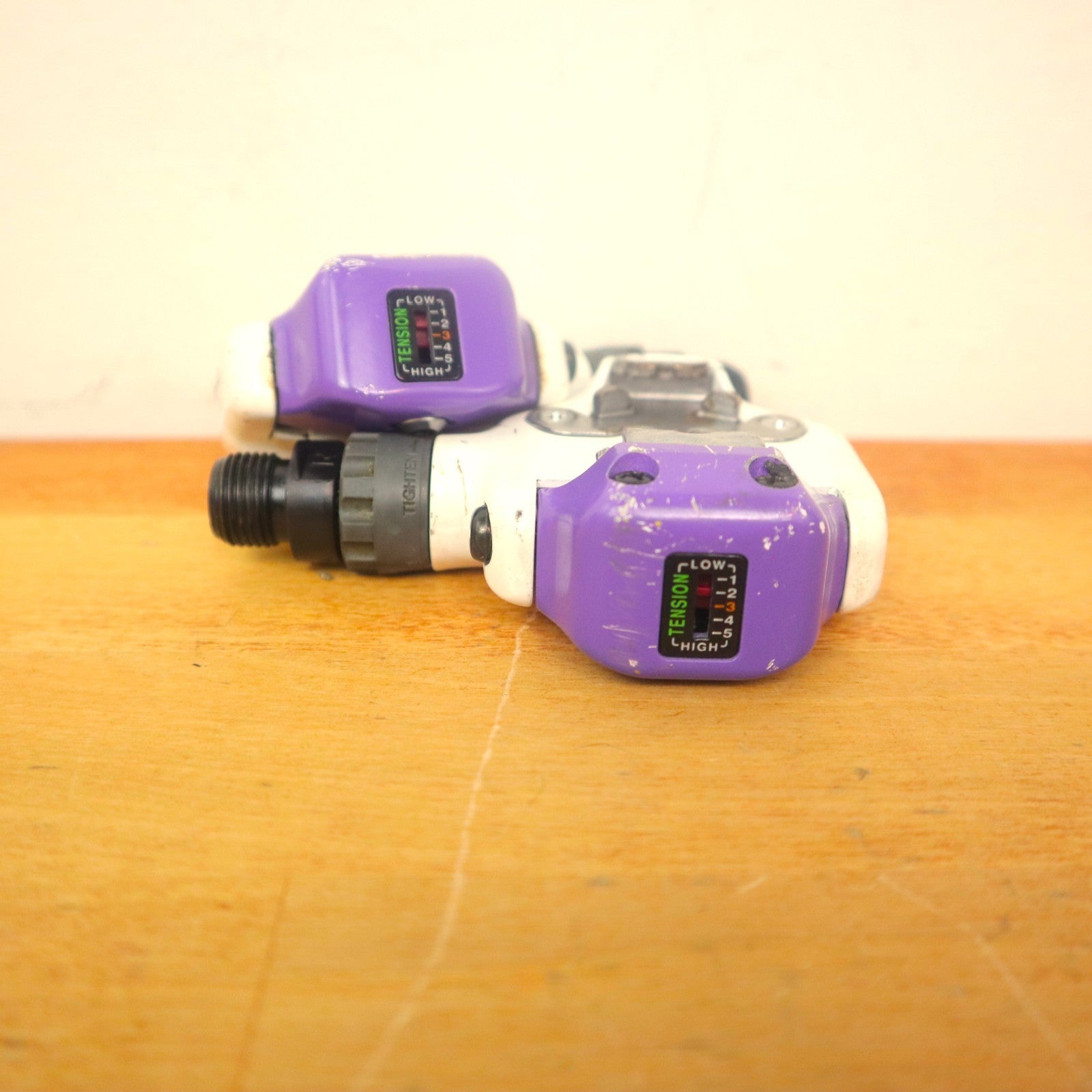 Shimano PD-A525 Clipless Pedals White/Purple Vintage Colorway Road Bike