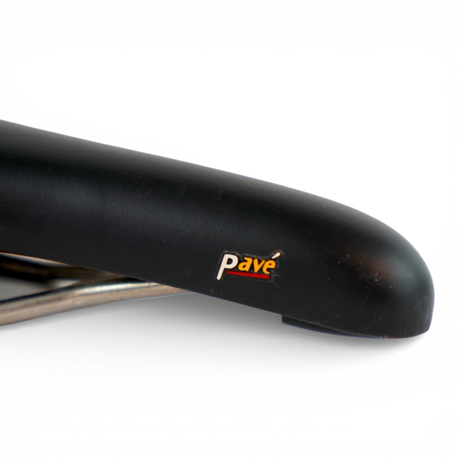 Fizik Giro Pave Saddle Black Titanium Rails Lightweight Road Bike Seat