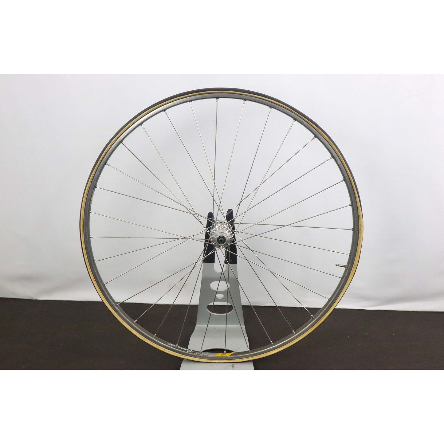 Campagnolo Victory Strada Rim Laced To Campagnolo British 1.370x24 TPI