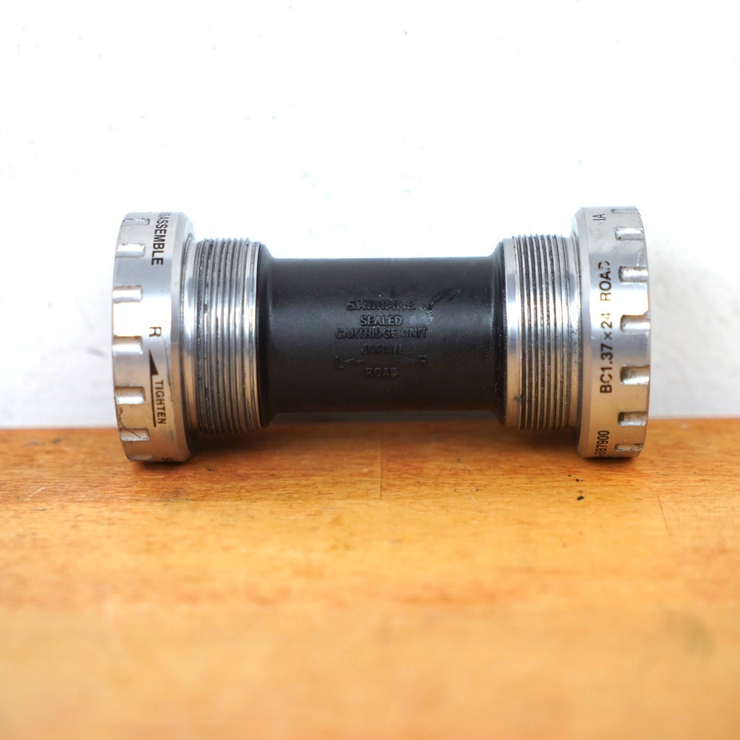 Shimano Dura-Ace SM-BB7900 Bottom Bracket Sealed Cartridge BC1.37x24 Road Bikes