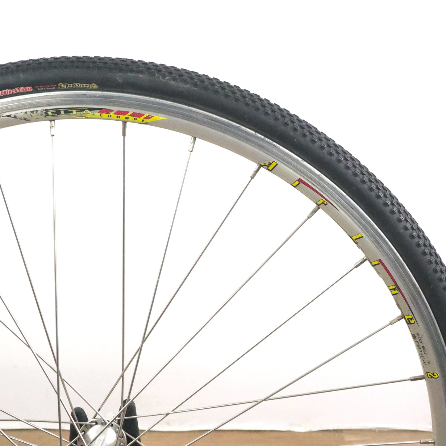 Vuelta Airline 2 Rim Brake Road Bike Front Wheel W/ Shimano RSX Hub & Extras