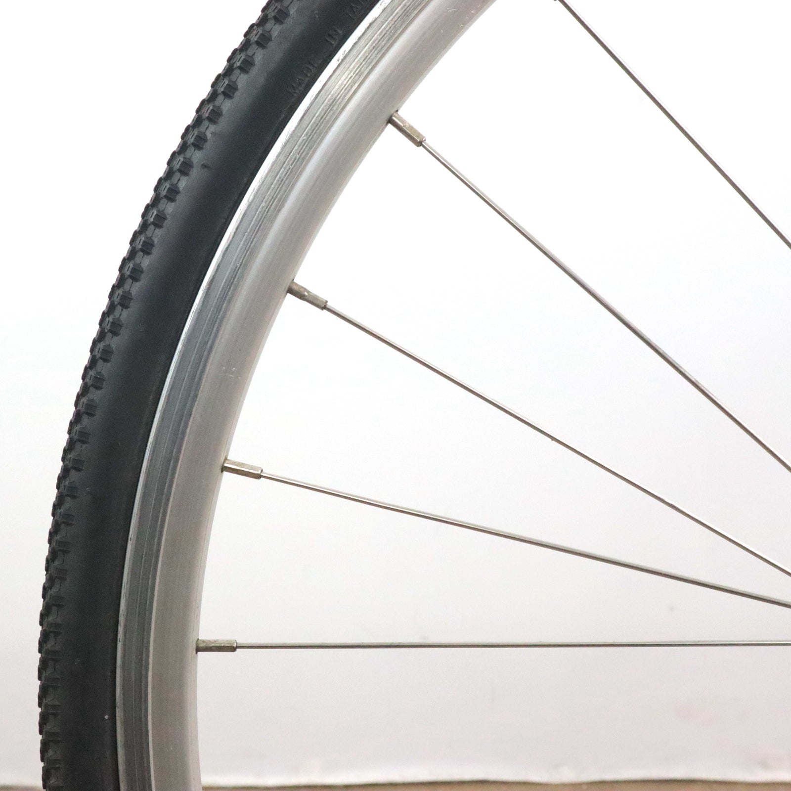 Vuelta Airline 2 Rim Brake Road Bike Front Wheel W/ Shimano RSX Hub & Extras