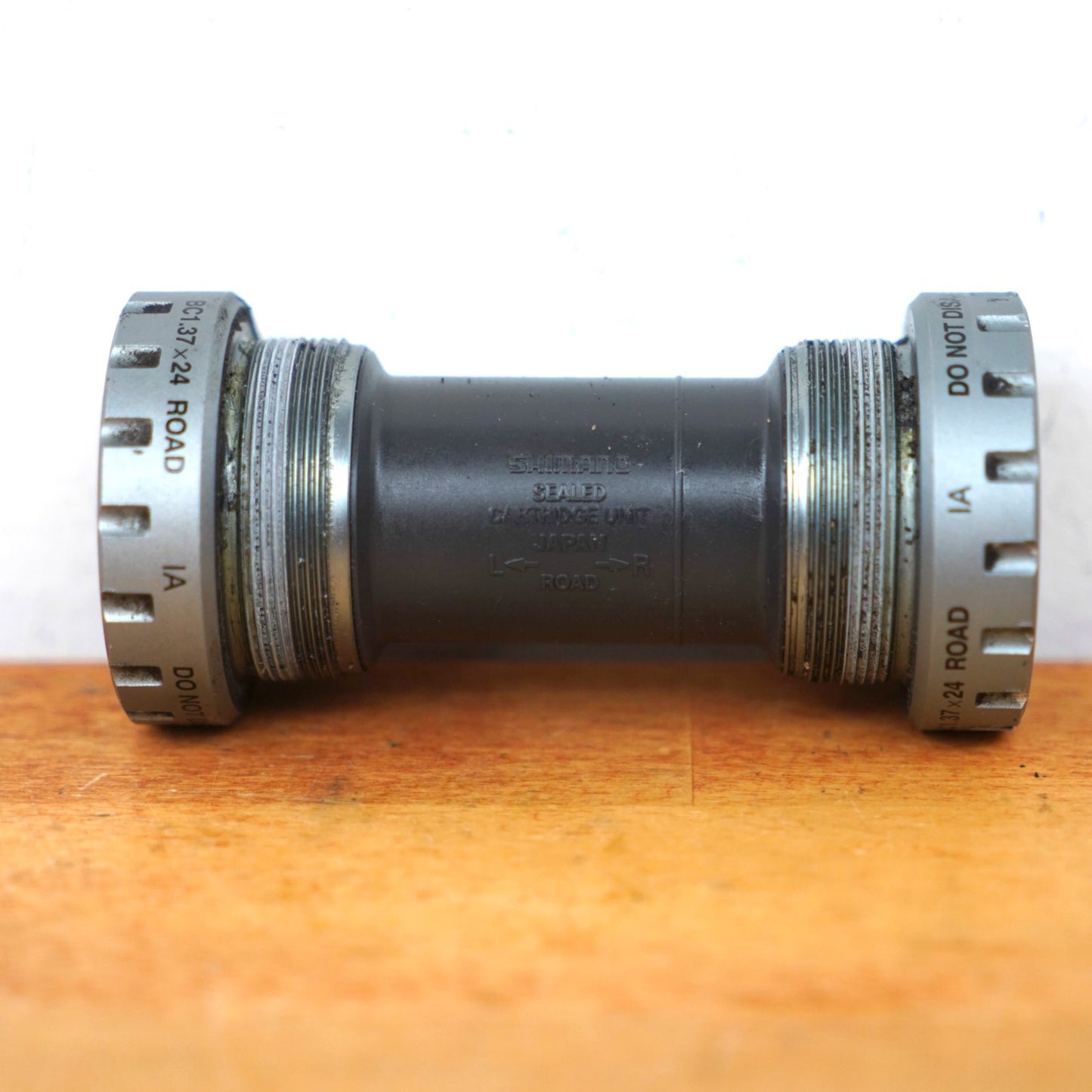 Shimano Dura-Ace SM-BB6700 Bottom Bracket Sealed Cartridge BC1.37x24 Road Bike