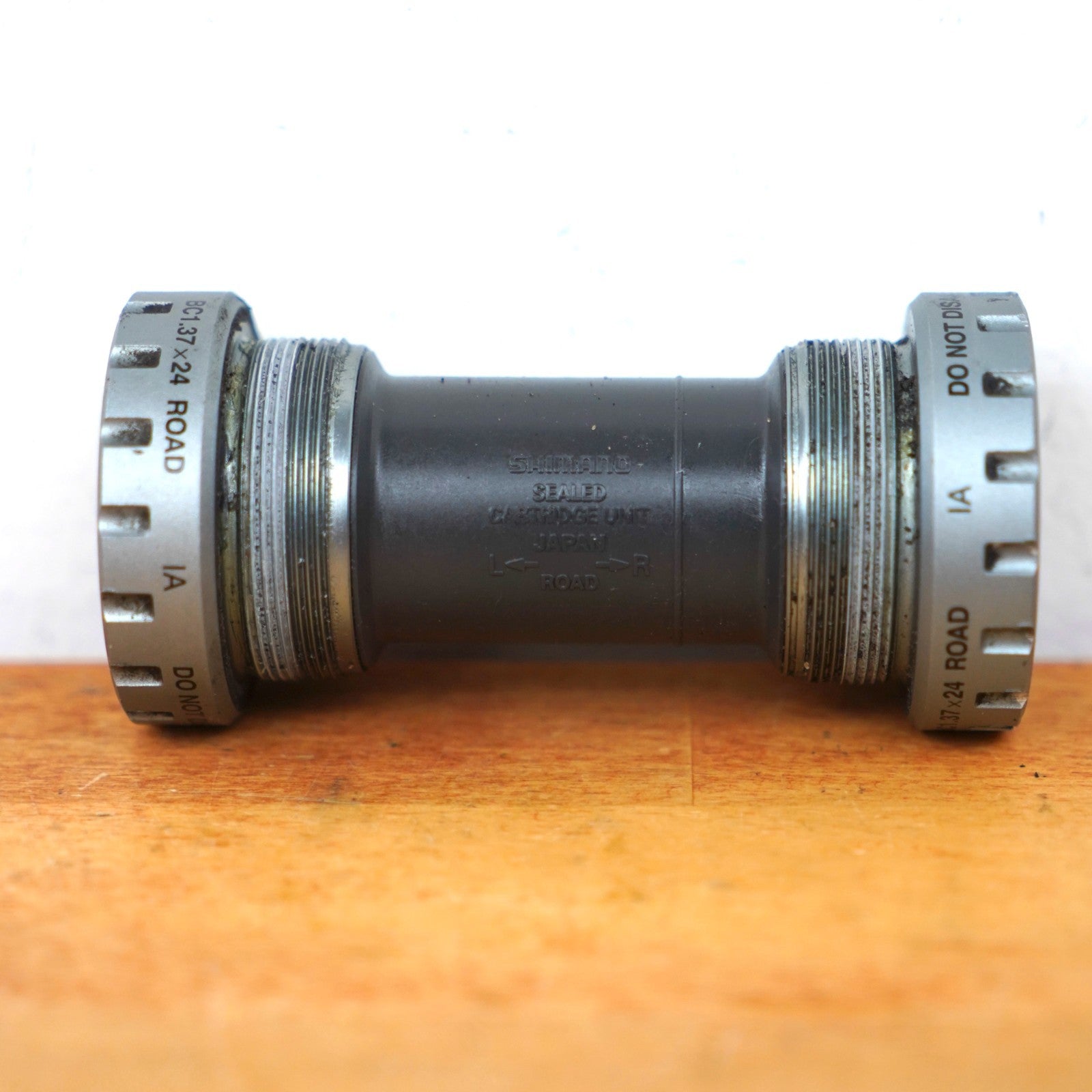 Shimano Dura-Ace SM-BB6700 Bottom Bracket Sealed Cartridge BC1.37x24 Road Bike