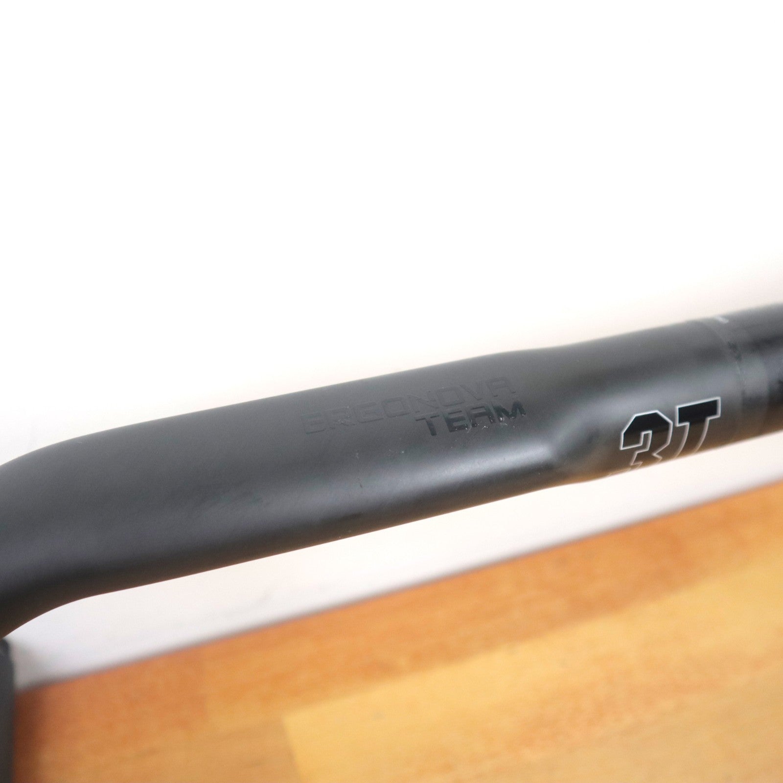 3T Ergonova Team Carbon Handlebars 44cm c-c Internal Routing 31.8mm Clamp