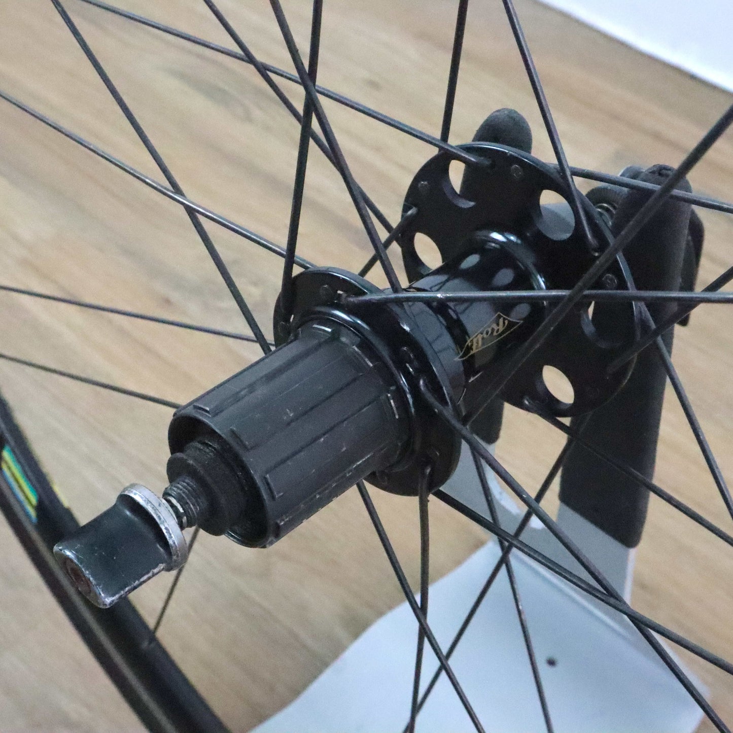 1999 Rolf Vector 700c Rear Racing Wheel w Shimano Freehub