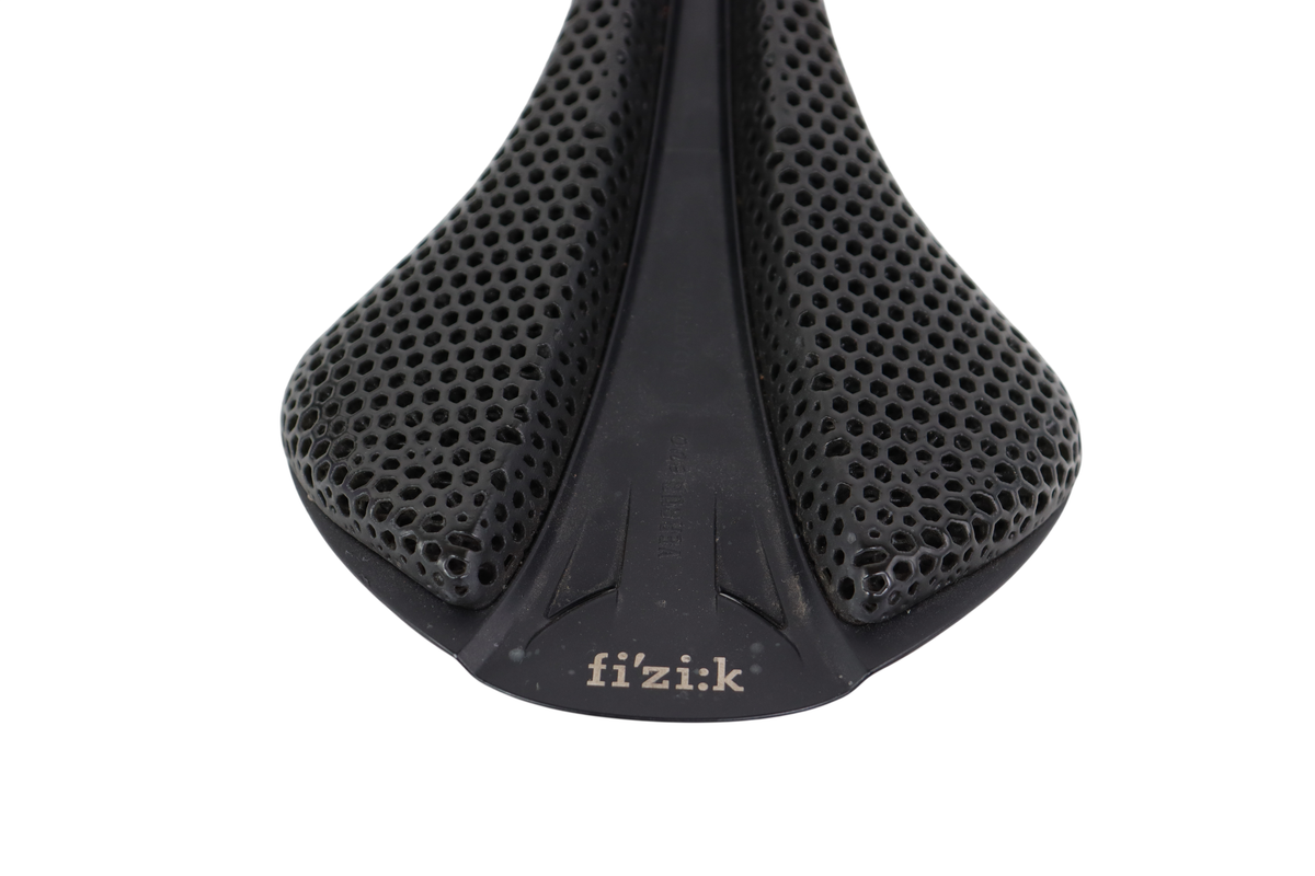 Fi'zi:k Versus Evo Adaptive 149mm 3D-Printed Road Bike Saddle W/ Kium Rails