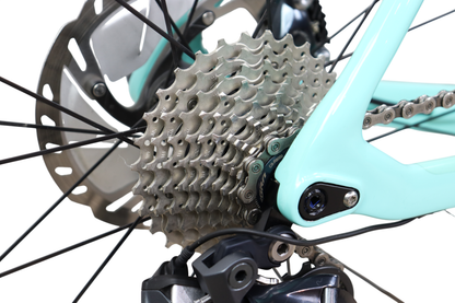2022 Bianchi Oltre XR3 DI2 Carbon Disc Brake Carbon Road Bike - 53cm