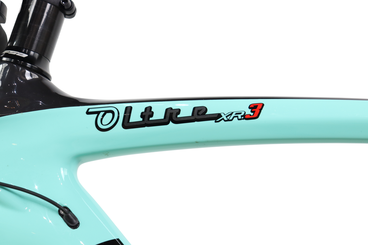 2022 Bianchi Oltre XR3 DI2 Carbon Disc Brake Carbon Road Bike - 53cm