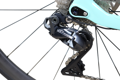 2022 Bianchi Oltre XR3 DI2 Carbon Disc Brake Carbon Road Bike - 53cm