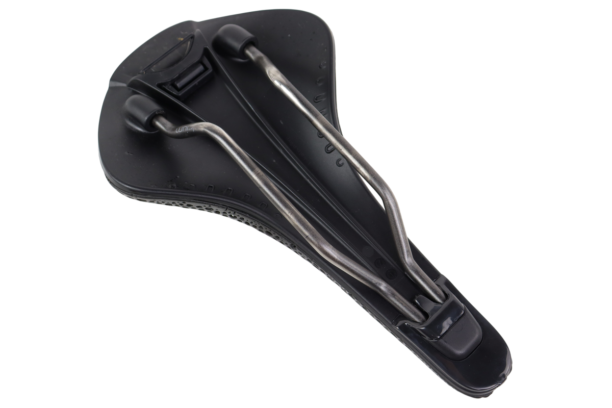 Fi'zi:k Versus Evo Adaptive 149mm 3D-Printed Road Bike Saddle W/ Kium Rails